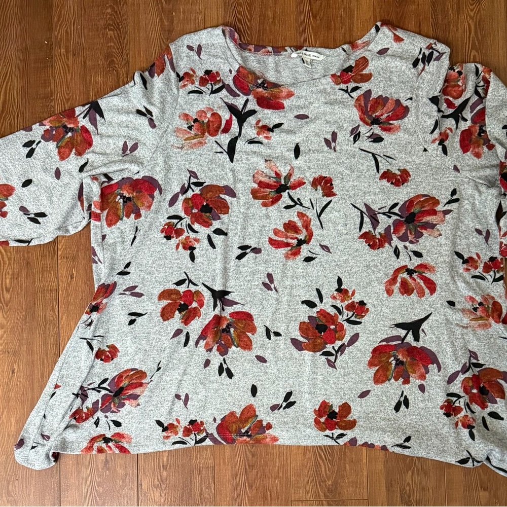 Zac & Rachel Woman - Gray Floral Pullover Shirt - Size 3X - Long Sleeve